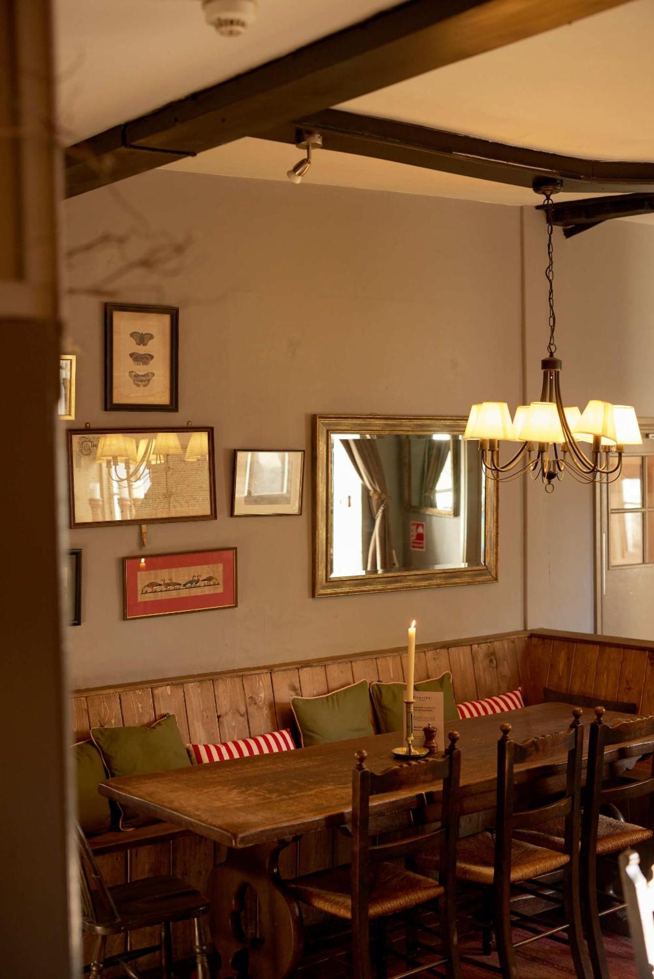 Готель The Grosvenor Arms Hindon Екстер'єр фото
